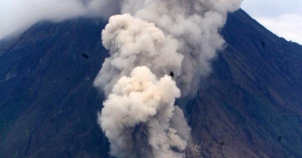 Gunung Semeru Kembali Erupsi 4 Kali Terjadi Sejak Pagi Ini