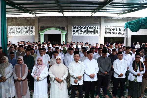 Keluarga Besar Bupati Bandung Sambut Isra Miraj dan Gelar Tasyakur Bin Ni'mah serta Haul Akbar