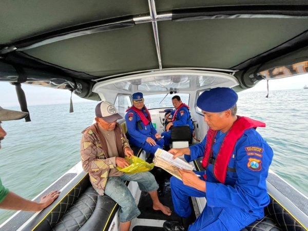Satpolairud Polresta Sidoarjo Ingatkan Nelayan Waspada Cuaca Ekstrim