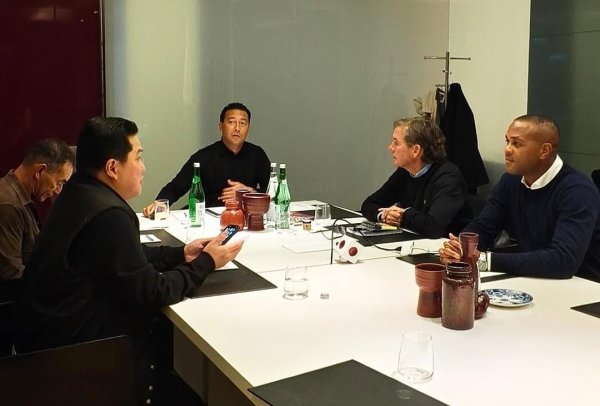 Eick Thoir Rapat dengan Patrick Kluivert dan 3 Asistennya Jelang Duel dengan Australia dan Bahrain
