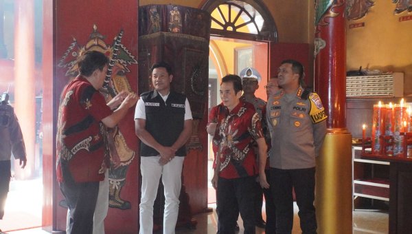 Forkopimda Sidoarjo Berikan Rasa Aman dan Nyaman Ibadah saat Imlek