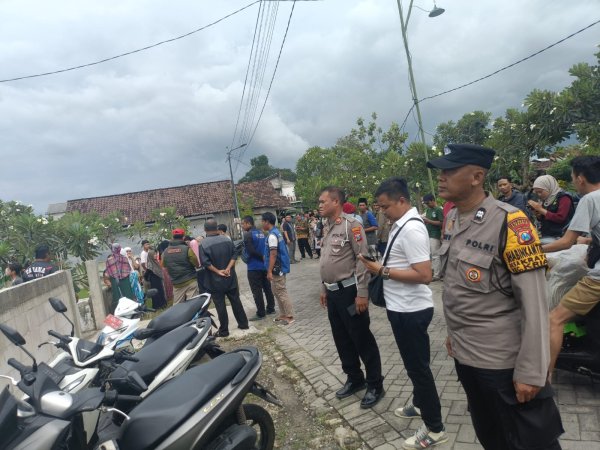 Polisi Sidoarjo Turut Berduka Terhadap Korban Laka Laut di Pantai Drini