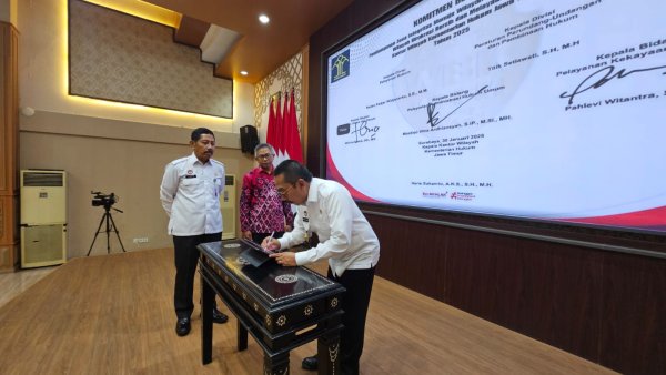 Kanwil Kemenkum Jatim Canangkan Pembangunan Zona Integritas Tahun 2025