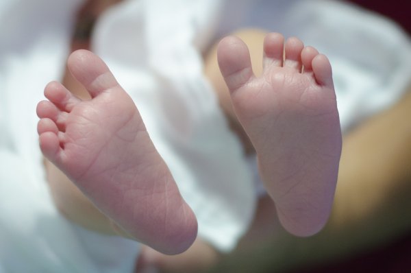 Bayi dalam Kardus di Sumedang Dibuang Ibunya, Polisi Sebut Hasil Hubungan Gelap