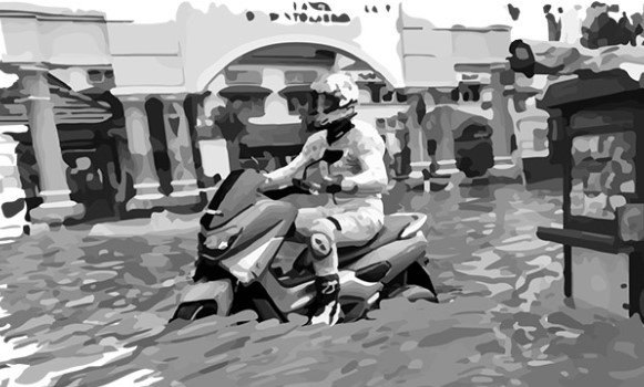 Kesalahan Umum Pengendara Motor Saat Lewati Genangan Air yang Harus Dihindari