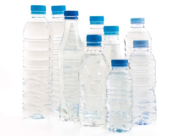 Bahaya Tersembunyi Air Mineral dalam Botol Plastik: Kenali Risiko Kesehatannya