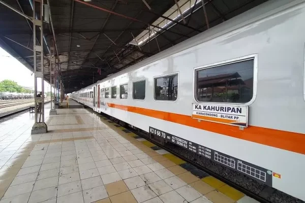 Jadwal dan Harga Tiket Kereta Api Kahuripan Relasi Kiaracondong-Blitar, Hari ini