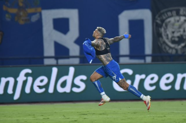 Gol Tunggal Ciro Alves Bawa Persib Kalahkan PSM Makassar 1-0