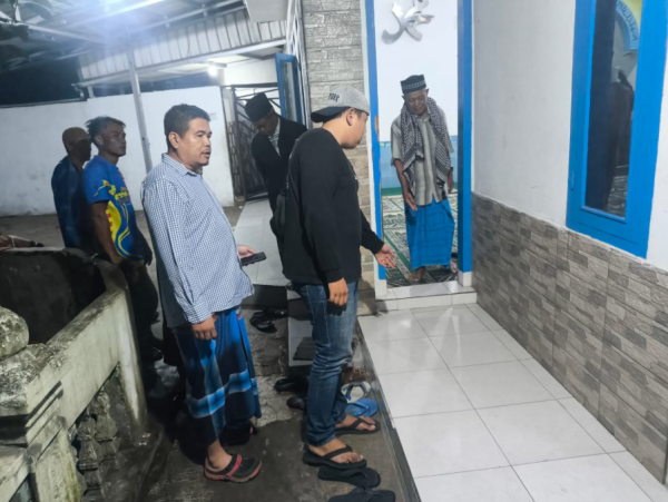 Bayi Perempuan Ditemukan di Teras Masjid di Sukabumi