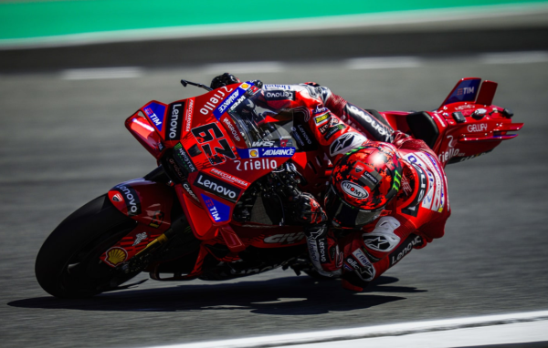 Hasil Kualifikasi MotoGP Ceko 2025: Bagnaia Pole, Marquez Kedua Meski Crash