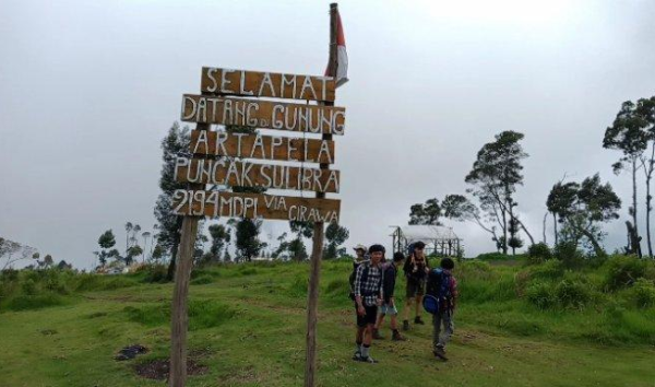 Gunung Artapela: Wisata Alam Dekat Bandung dengan Jalur Pendakian Mudah