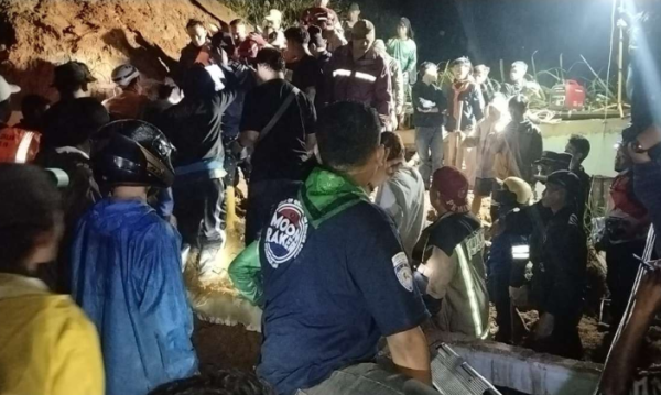 Tanah Longsor Terjang Rumah Bengkel di Garut, Satu Orang Meninggal Dunia