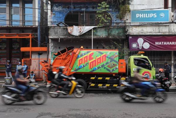 Pemkot Bandung Hadirkan Truk Pacman, Target Angkut 430 Ton Sampah per Hari