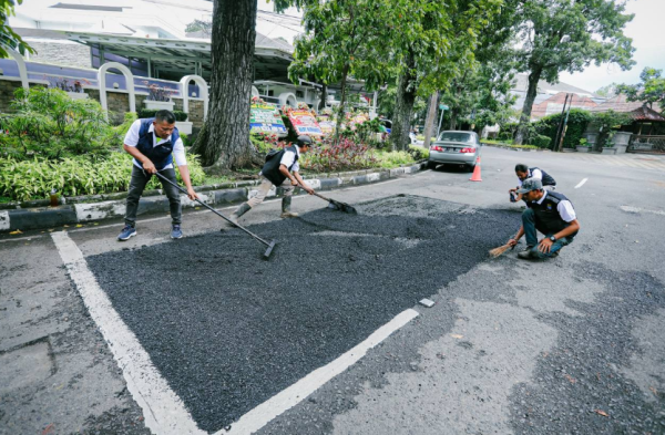 Perbaikan Infrastruktur Kota Bandung Dimulai, Warga Bisa Lapor Lewat Hotline
