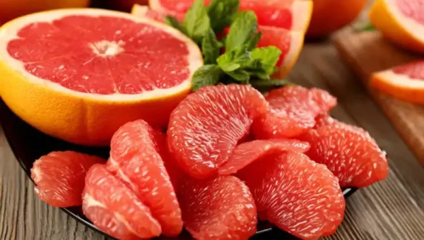 Jangan Campur! Dokter Ungkap Buah yang Bisa Ganggu Efektivitas Obat, Ini Penjelasannya