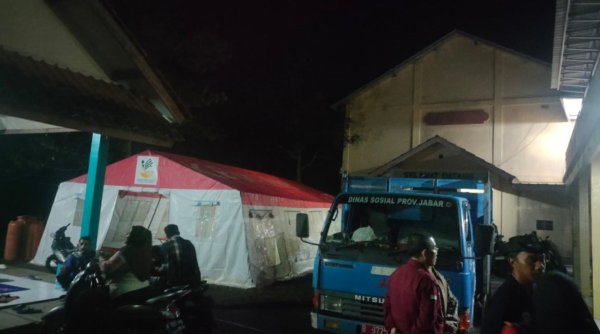 Kemensos Salurkan Bantuan untuk Korban Pergeseran Tanah di Tasikmalaya