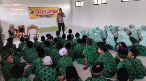 Polsek Krembung Edukasi Bahaya Bullying di MI As Syakira