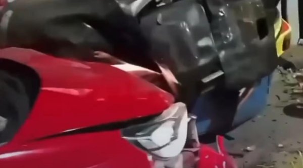 Lakalantas di Jl. Sunter Barat Jakut, 3 Orang Luka-Luka Setelah Mobil Menabrak Motor dan Bajaj