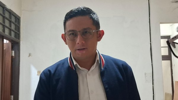 Sekolah Negeri di Sukabumi Antarkan Ijazah Door to Door