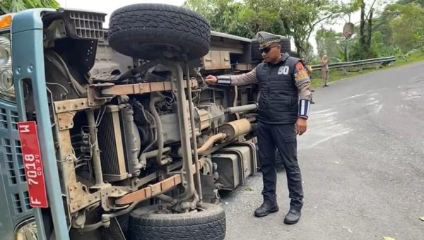 Kronologi Kecelakaan Mobil Berpenumpang Dosen di Cikidang Sukabumi