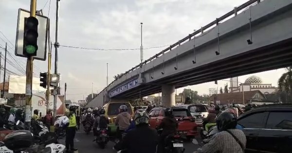 Satlantas Polresta Sidoarjo Rekayasa Traffic Light Simpang Tiga Flyover Waru