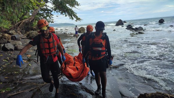 Tim SAR Temukan Pemancing yang Tersapu Ombak di Sukabumi