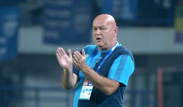 Bojan Hodak: Persib Layak Menang 4-1 atas Semen Padang di Liga 1