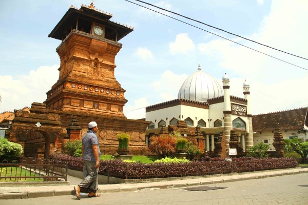5 Masjid Bersejarah di Indonesia, Cocok untuk Wisata Religi Jelang Ramadan