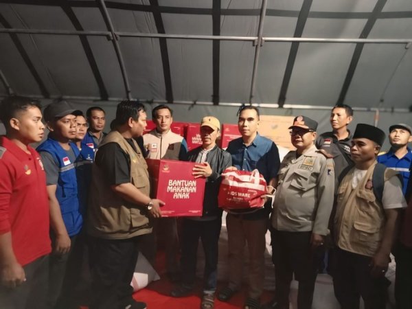 Banjir Melanda Lombok Barat, Kemensos Salurkan Bantuan Logistik