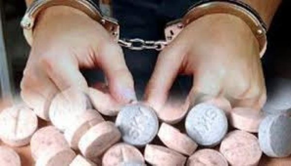Pemotor Kabur Saat Razia, Polisi Temukan Ratusan Obat Terlarang di Tasnya