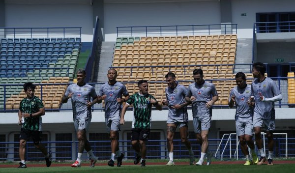 Persib Siap Hadapi Madura United: Latihan Pemulihan Selesai