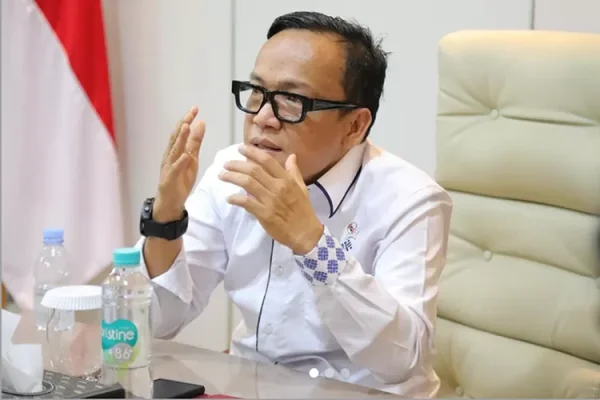 Wamenaker Sidak Gudang, Temukan Kejanggalan Penahanan Ijazah
