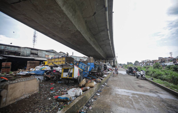 Sampah Gelas Plastik AMDK Membeludak, Ancaman Serius bagi Lingkungan