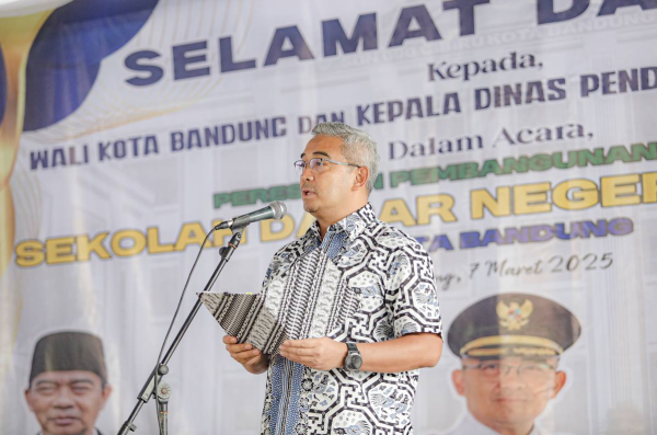 Wali Kota Bandung Dorong Interaksi Sosial, Kajian Larangan HP bagi Siswa SD dan SMP
