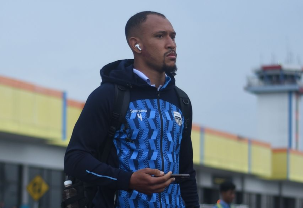 Gustavo Franca Manfaatkan Libur Persib untuk Refreshing di Bandung