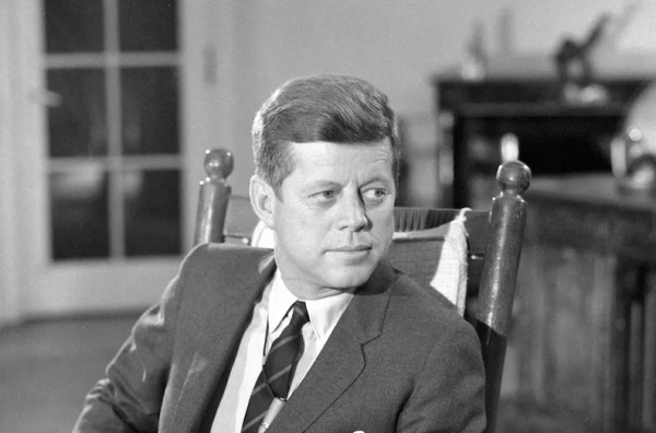 Trump Rilis Dokumen Kasus Pembunuhan JFK