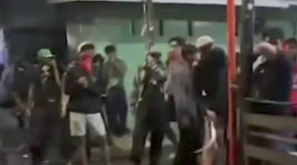 Aksi Heroik Emak-Emak Cegah Tawuran di Tanjung Priok Viral di Media Sosial