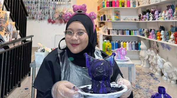 Dari Kelas ke Digital: Direy Dealova Raih Penghasilan Baru lewat YouTube Shopping & Shopee