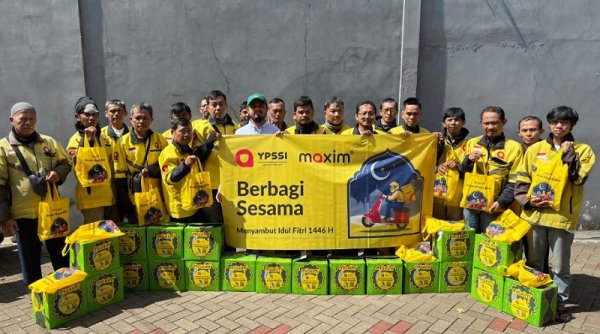 Maxim Bagikan Sembako untuk Mitra Pengemudi di Jawa Barat Jelang Idulfitri