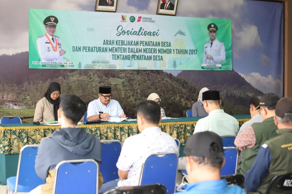 DPMD Gelar Sosialisasi Arah Kebijakan Penataan Desa di 14 Desa Kabupaten Bandung