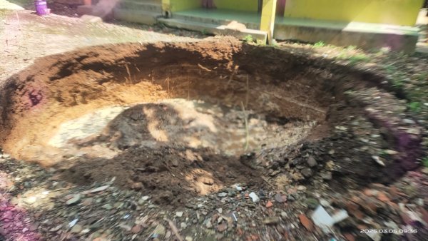 Tanah Amblas Ancam Rumah Warga Cisaat Sukabumi