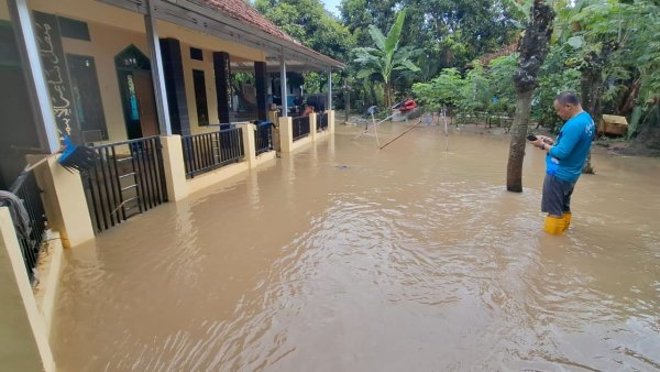 Dampak Banjir dan Longsor di Sukabumi Meluas Hingga 26 Kecamatan, 328 Jiwa Mengungsi
