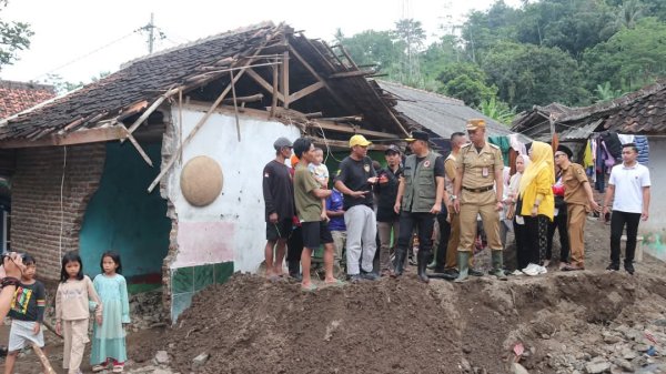 Pemkab Sukabumi Pastikan Bantuan Darurat Tersalurkan ke Warga Terdampak Bencana