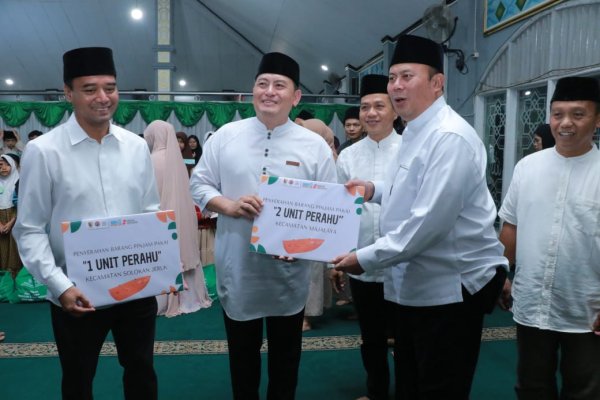Bupati Bandung Serahkan Bantuan Perahu ke-16 Kecamatan: Percepatan Penanganan Bencana Banjir