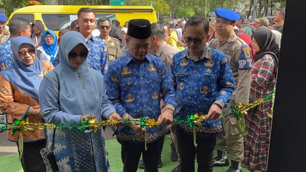 Pemkab Bandung Gelar Bazar Ramadhan 1446 H dan Launching Operasi Pasar Murah 2025
