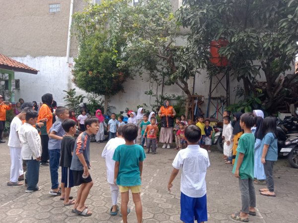 Pasca-Banjir, BPBD Kabupaten Bandung  Laksanakan Trauma Healing di SDN Bojongsoang 1