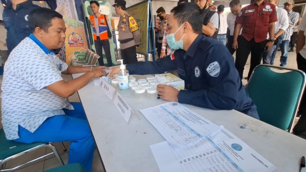 Jelang Musim Mudik Lebaran, Sopir Bus di Sukabumi Dites Narkoba