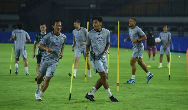 Persib Gelar Latihan Intensif Menjelang Pertandingan Melawan Persik