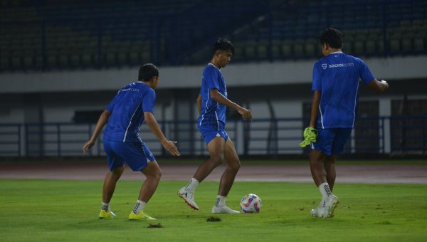 Persib Bandung Bersiap Hadapi Semen Padang Pada Liga 1