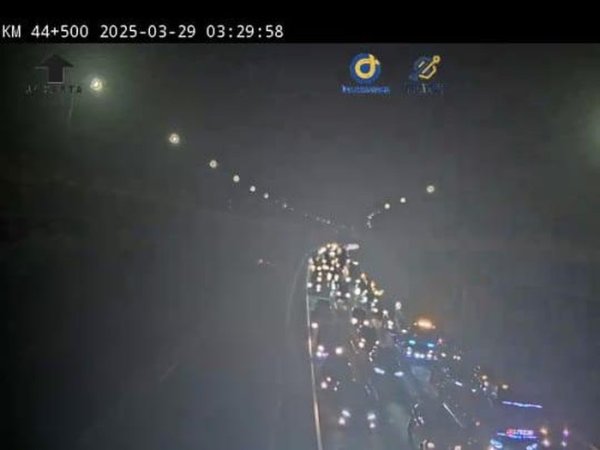 Jasa Marga Laporkan Kepadatan Volume Lalu Lintas di Tol Cikampek Arah Timur pada Dini Hari